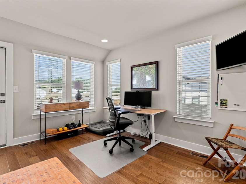 2103 Isom Street, Charlotte, NC 28208.  MLS# CAR4401792, YatesRealty ID 37025. 