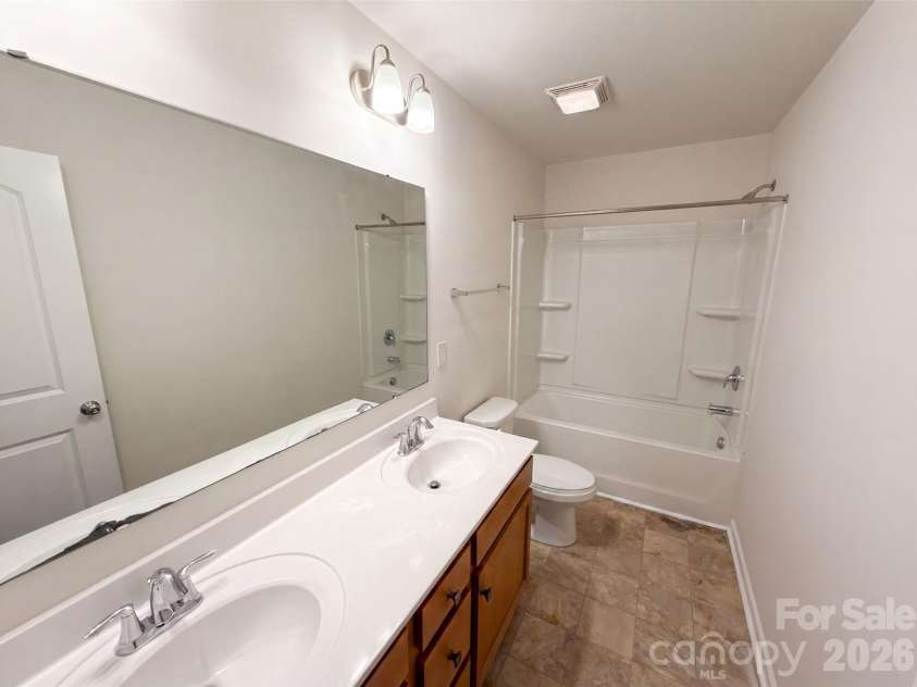 5627 Barclay Court, Fort Mill, SC 29707.  MLS# CAR4404202, YatesRealty ID 37026. 