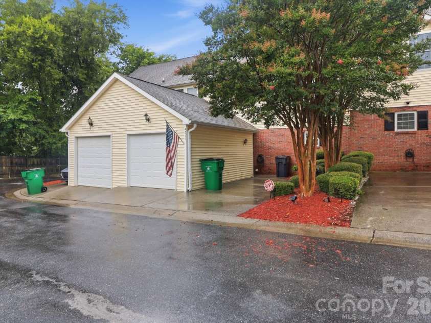 4311 Laurel Hill Lane, Charlotte, NC 28217.  MLS# CAR4399635, YatesRealty ID 37028. 