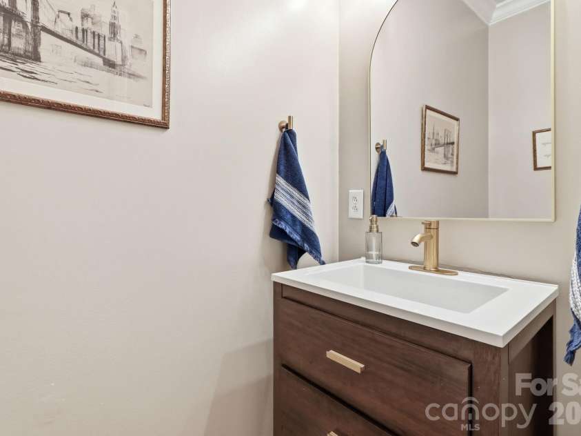 4311 Laurel Hill Lane, Charlotte, NC 28217.  MLS# CAR4399635, YatesRealty ID 37028. 