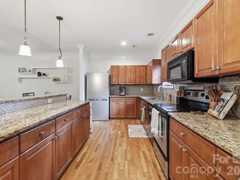 4311 Laurel Hill Lane, Charlotte, NC 28217.  MLS# CAR4399635, YatesRealty ID 37028. 