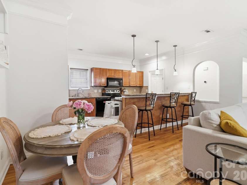4311 Laurel Hill Lane, Charlotte, NC 28217.  MLS# CAR4399635, YatesRealty ID 37028. 