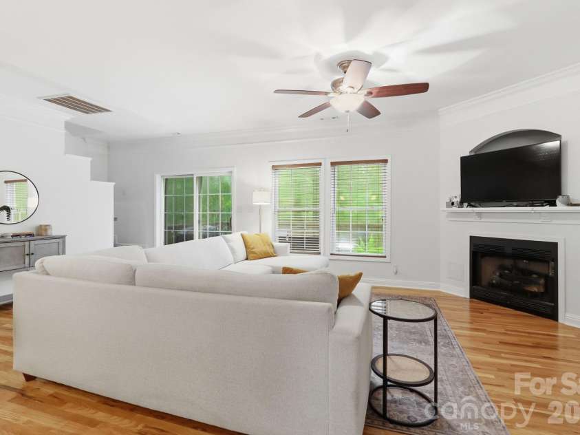 4311 Laurel Hill Lane, Charlotte, NC 28217.  MLS# CAR4399635, YatesRealty ID 37028. 