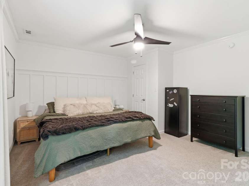 4311 Laurel Hill Lane, Charlotte, NC 28217.  MLS# CAR4399635, YatesRealty ID 37028. 