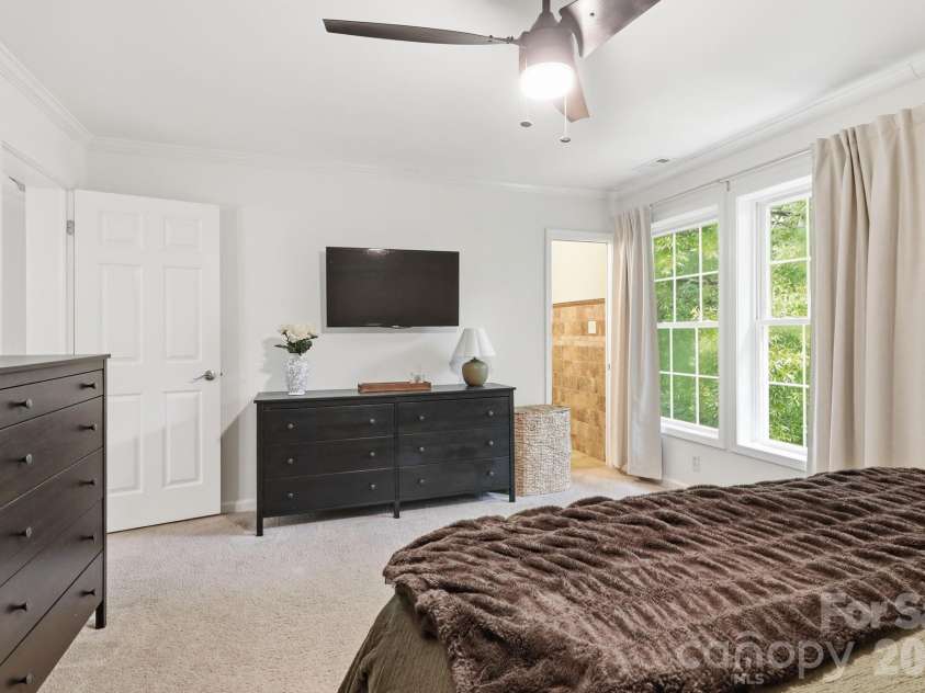 4311 Laurel Hill Lane, Charlotte, NC 28217.  MLS# CAR4399635, YatesRealty ID 37028. 