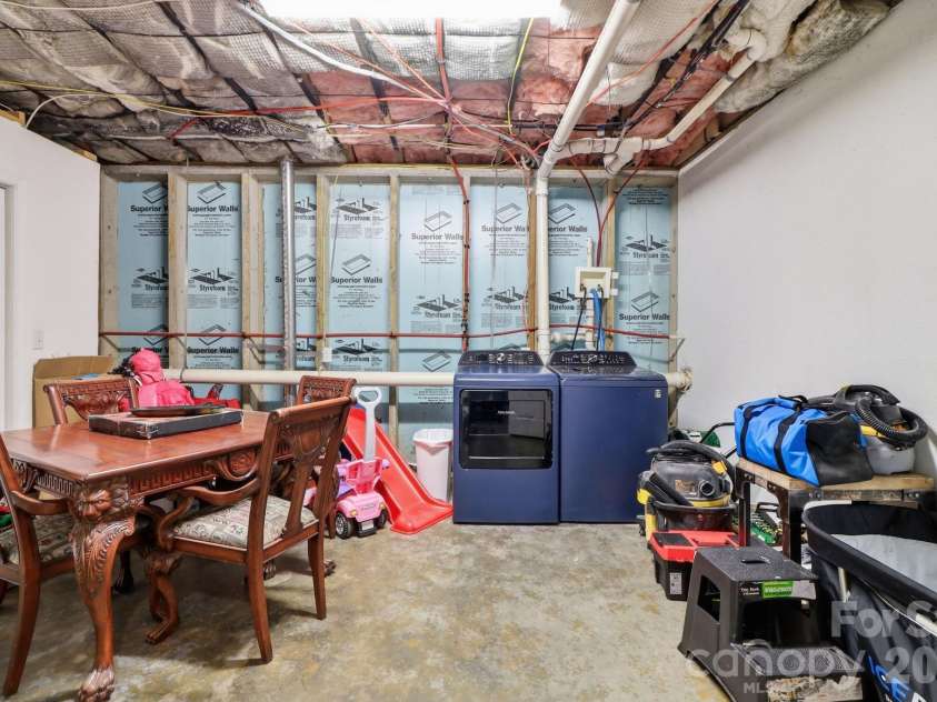 4311 Laurel Hill Lane, Charlotte, NC 28217.  MLS# CAR4399635, YatesRealty ID 37028. 