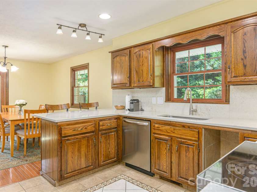 111 Kindy Forest Drive, Hendersonville, NC 28739.  MLS# CAR4398408, YatesRealty ID 37029. 