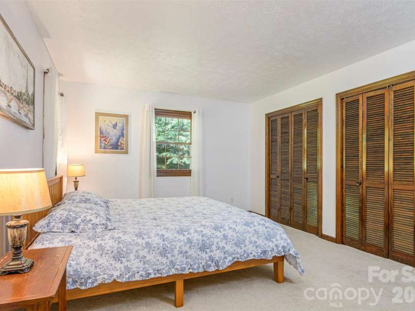 111 Kindy Forest Drive, Hendersonville, NC 28739.  MLS# CAR4398408, YatesRealty ID 37029. 