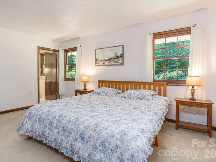 111 Kindy Forest Drive, Hendersonville, NC 28739.  MLS# CAR4398408, YatesRealty ID 37029. 