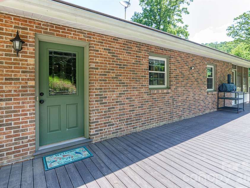 111 Kindy Forest Drive, Hendersonville, NC 28739.  MLS# CAR4398408, YatesRealty ID 37029. 