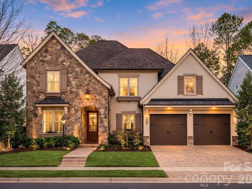 5208 Loma Linda Lane, Charlotte, NC 28270.  MLS# CAR4356529, YatesRealty ID 3703. 
