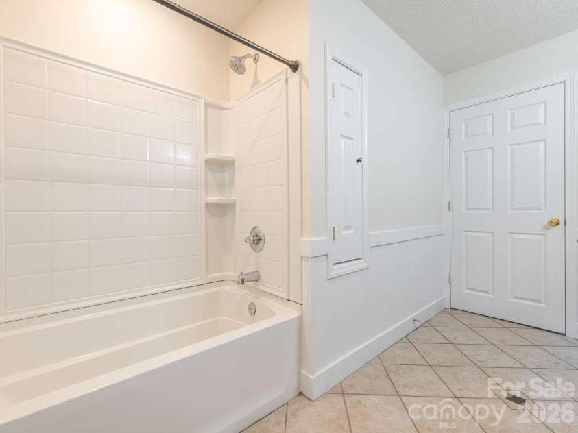4531 Rocky River Road, Concord, NC 28027.  MLS# CAR4399344, YatesRealty ID 37030. Hall full bath, 2 linen/storage areas