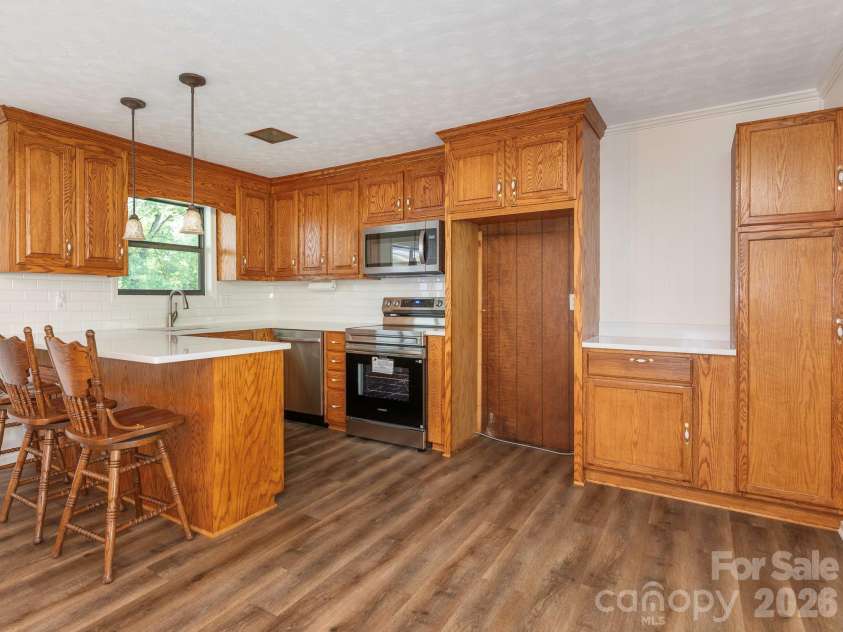 4531 Rocky River Road, Concord, NC 28027.  MLS# CAR4399344, YatesRealty ID 37030. Kitchen