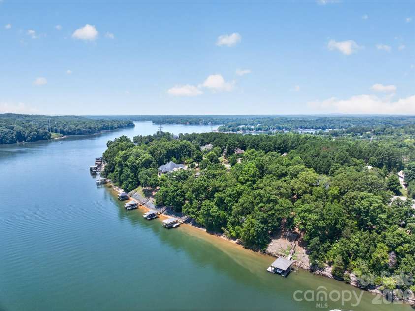 3225 Lake Pointe Drive, Belmont, NC 28012.  MLS# CAR4399291, YatesRealty ID 37031. 