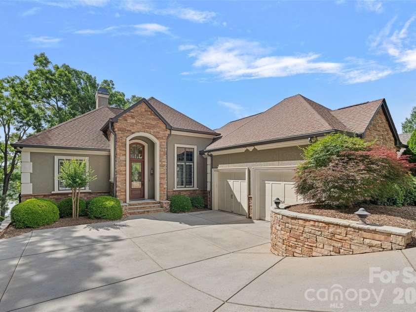 3225 Lake Pointe Drive, Belmont, NC 28012.  MLS# CAR4399291, YatesRealty ID 37031. 