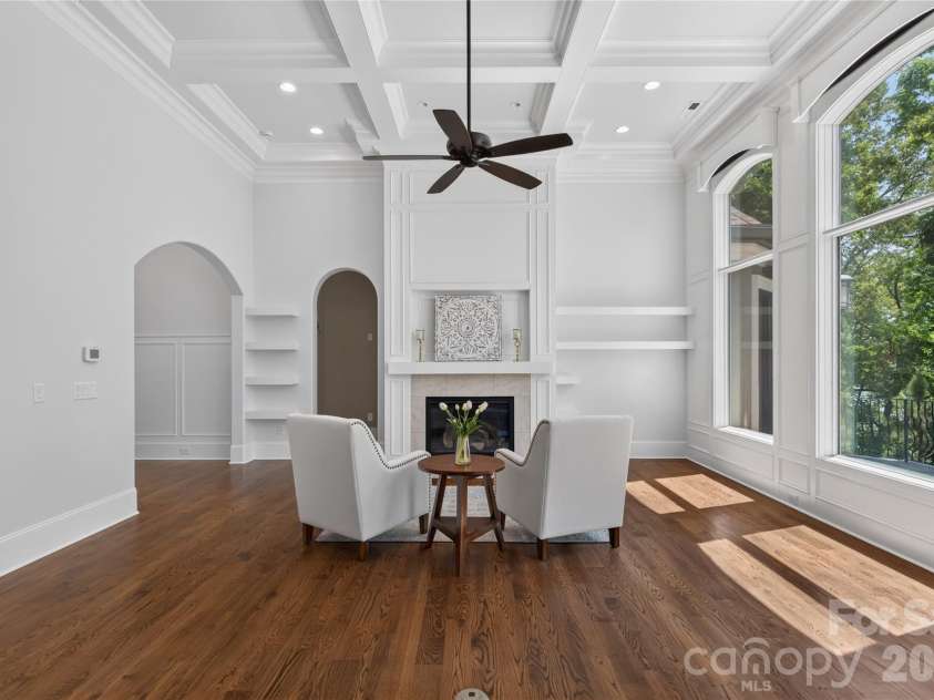 3225 Lake Pointe Drive, Belmont, NC 28012.  MLS# CAR4399291, YatesRealty ID 37031. Spacious Great Room with coffered ceilings