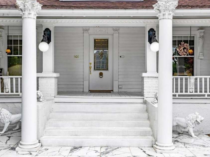 501 2nd Avenue, Lexington, NC 27292.  MLS# CAR4402611, YatesRealty ID 37032. 