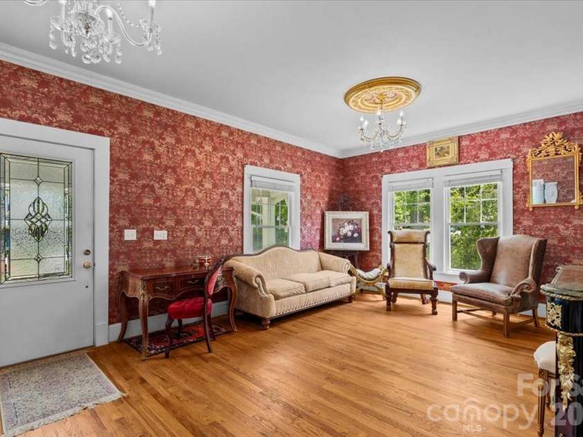501 2nd Avenue, Lexington, NC 27292.  MLS# CAR4402611, YatesRealty ID 37032. 