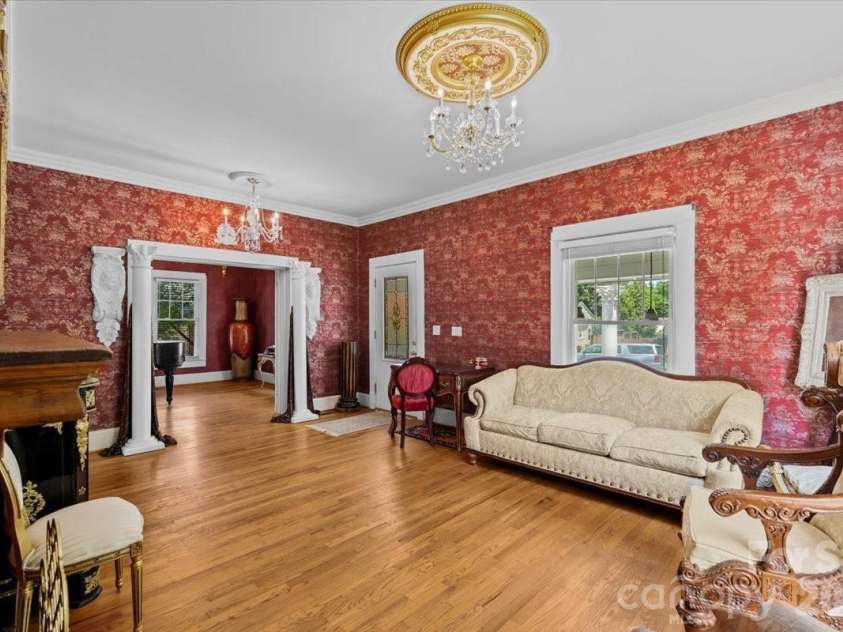 501 2nd Avenue, Lexington, NC 27292.  MLS# CAR4402611, YatesRealty ID 37032. 