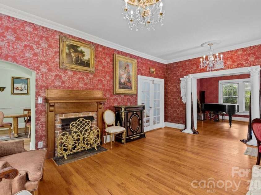 501 2nd Avenue, Lexington, NC 27292.  MLS# CAR4402611, YatesRealty ID 37032. 