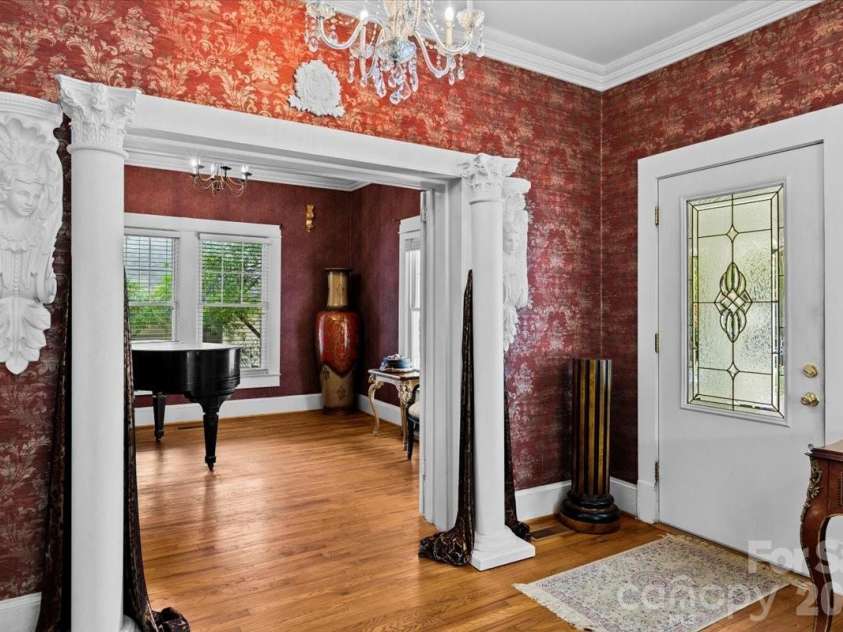 501 2nd Avenue, Lexington, NC 27292.  MLS# CAR4402611, YatesRealty ID 37032. 