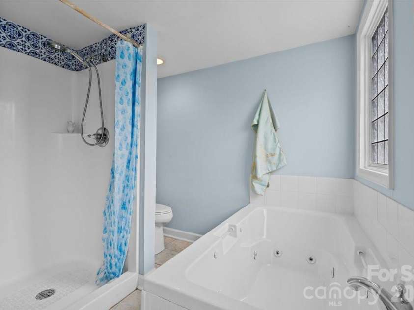 501 2nd Avenue, Lexington, NC 27292.  MLS# CAR4402611, YatesRealty ID 37032. 