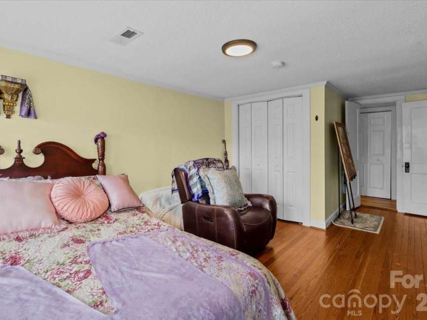 501 2nd Avenue, Lexington, NC 27292.  MLS# CAR4402611, YatesRealty ID 37032. 