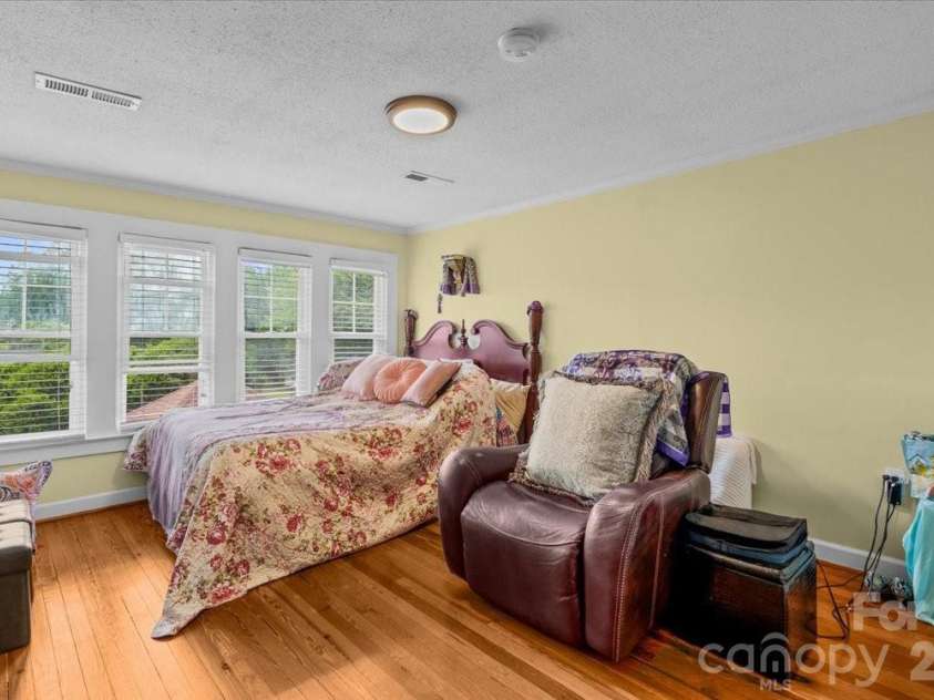 501 2nd Avenue, Lexington, NC 27292.  MLS# CAR4402611, YatesRealty ID 37032. 