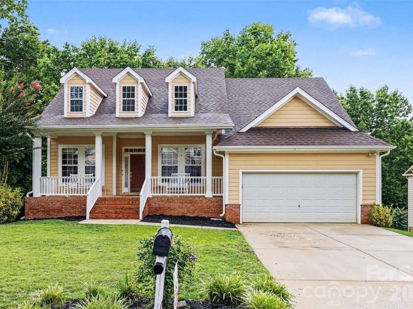 1417 Autumn Ridge Lane, Fort Mill, SC 29708.  MLS# CAR4392063, YatesRealty ID 37033. 