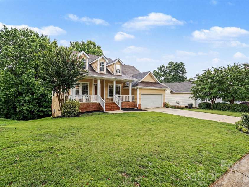 1417 Autumn Ridge Lane, Fort Mill, SC 29708.  MLS# CAR4392063, YatesRealty ID 37033. 