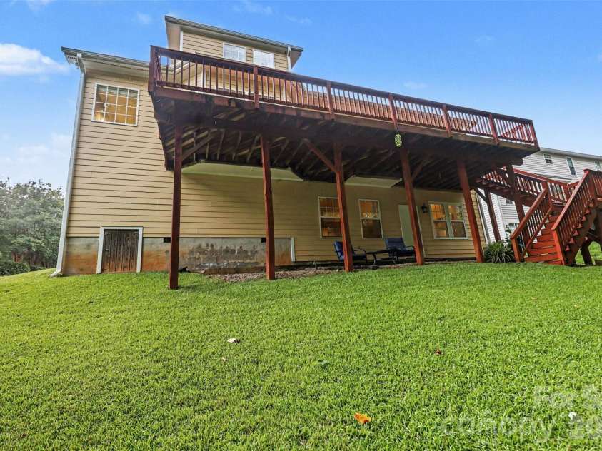 1417 Autumn Ridge Lane, Fort Mill, SC 29708.  MLS# CAR4392063, YatesRealty ID 37033. 