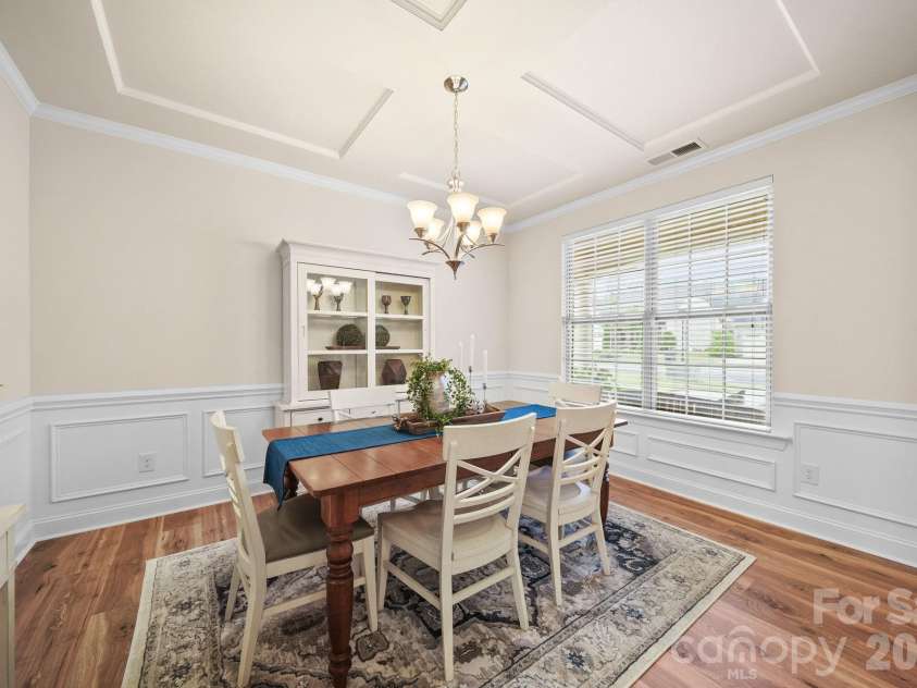 17516 Austins Creek Drive, Charlotte, NC 28278.  MLS# CAR4386334, YatesRealty ID 37034. 