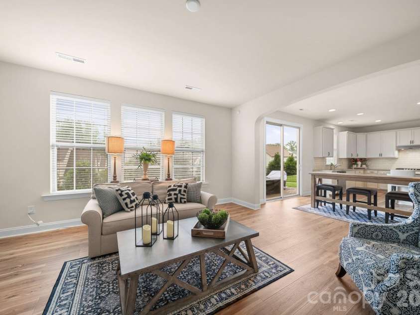17516 Austins Creek Drive, Charlotte, NC 28278.  MLS# CAR4386334, YatesRealty ID 37034. 