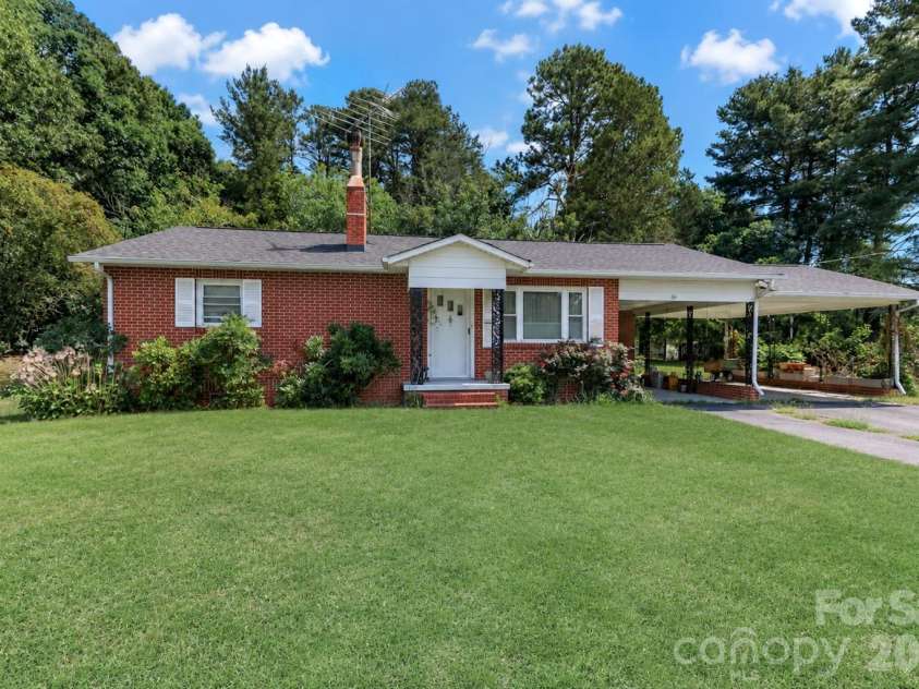 166 Wright Lane, Statesville, NC 28677.  MLS# CAR4400520, YatesRealty ID 37035. 