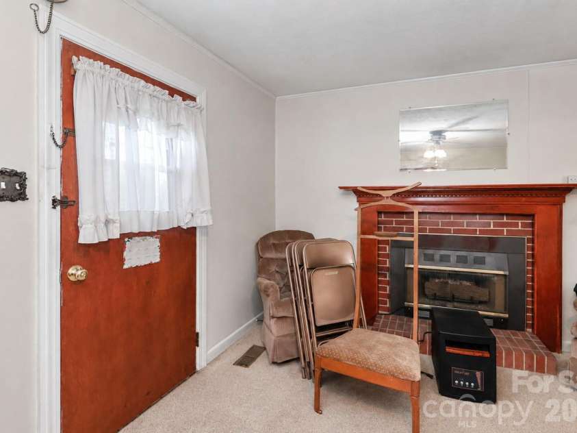 166 Wright Lane, Statesville, NC 28677.  MLS# CAR4400520, YatesRealty ID 37035. 