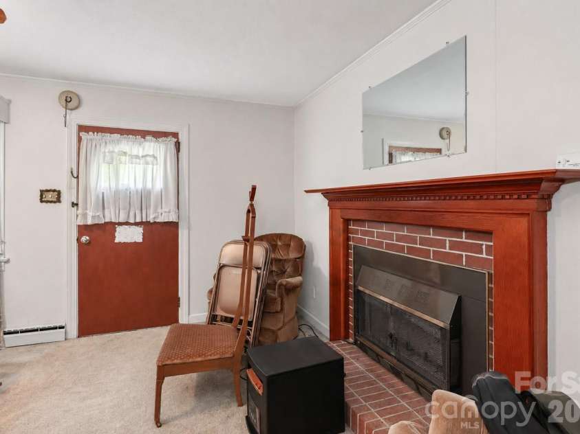 166 Wright Lane, Statesville, NC 28677.  MLS# CAR4400520, YatesRealty ID 37035. 