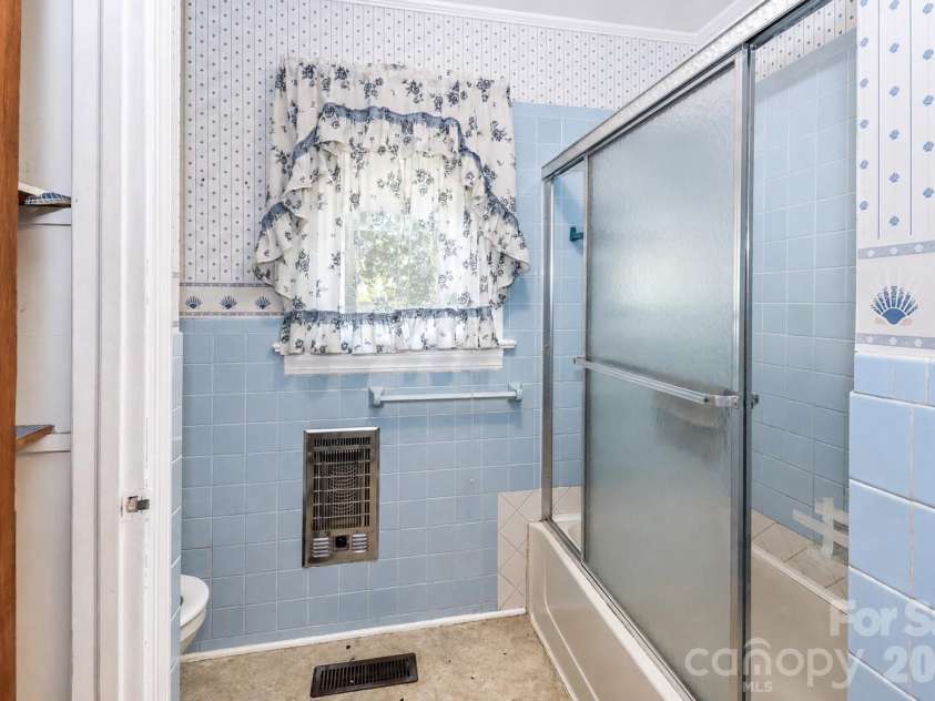 166 Wright Lane, Statesville, NC 28677.  MLS# CAR4400520, YatesRealty ID 37035. 