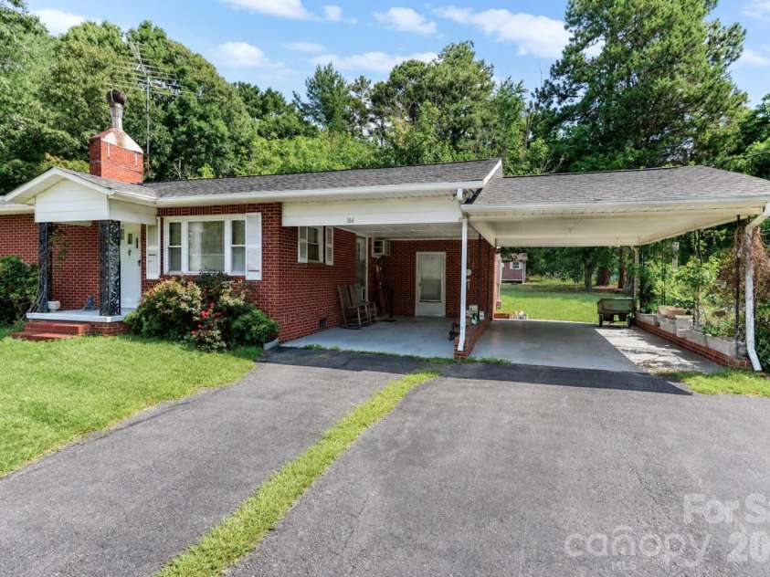 166 Wright Lane, Statesville, NC 28677.  MLS# CAR4400520, YatesRealty ID 37035. 
