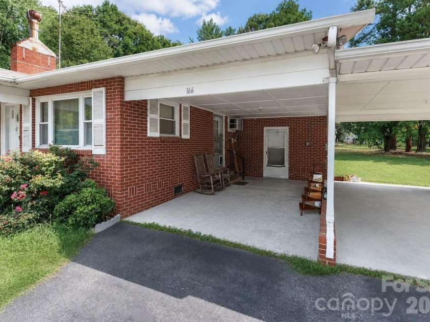 166 Wright Lane, Statesville, NC 28677.  MLS# CAR4400520, YatesRealty ID 37035. 