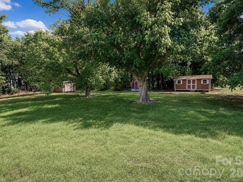166 Wright Lane, Statesville, NC 28677.  MLS# CAR4400520, YatesRealty ID 37035. 