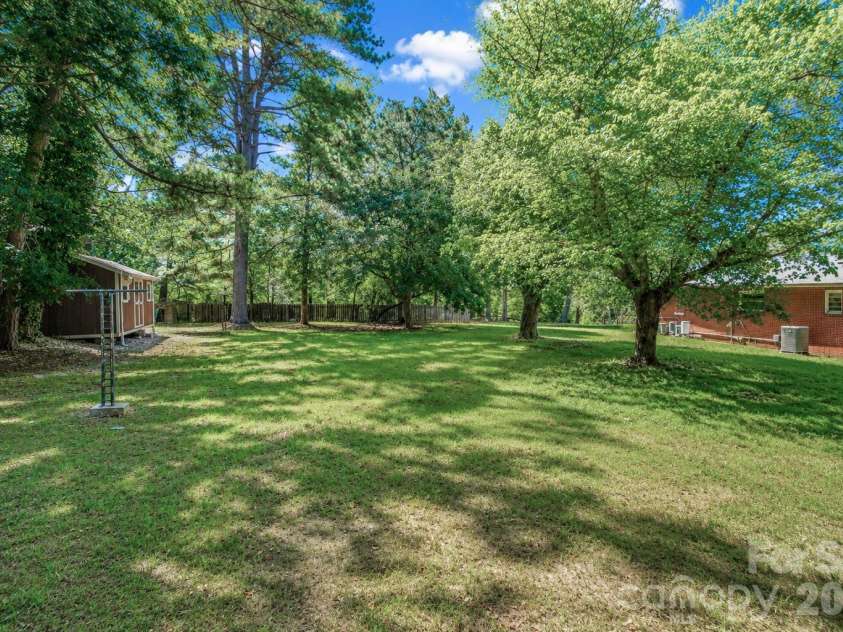 166 Wright Lane, Statesville, NC 28677.  MLS# CAR4400520, YatesRealty ID 37035. 