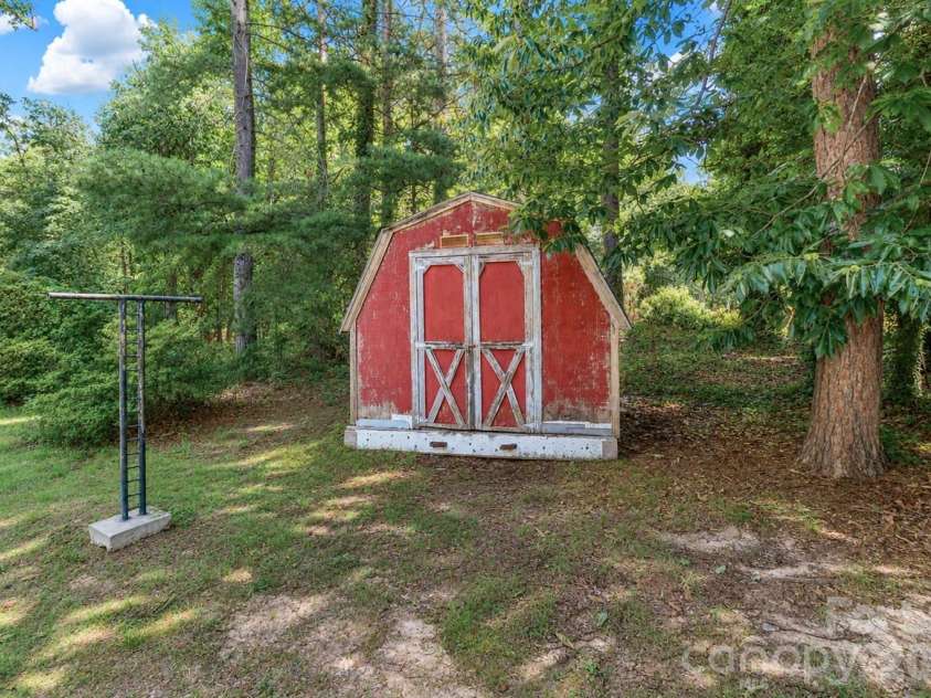 166 Wright Lane, Statesville, NC 28677.  MLS# CAR4400520, YatesRealty ID 37035. 