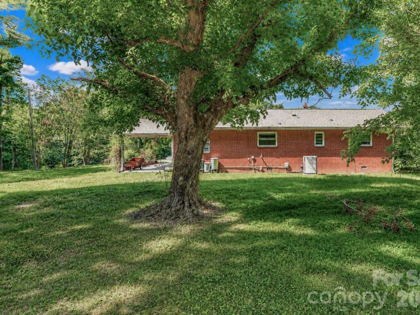 166 Wright Lane, Statesville, NC 28677.  MLS# CAR4400520, YatesRealty ID 37035. 