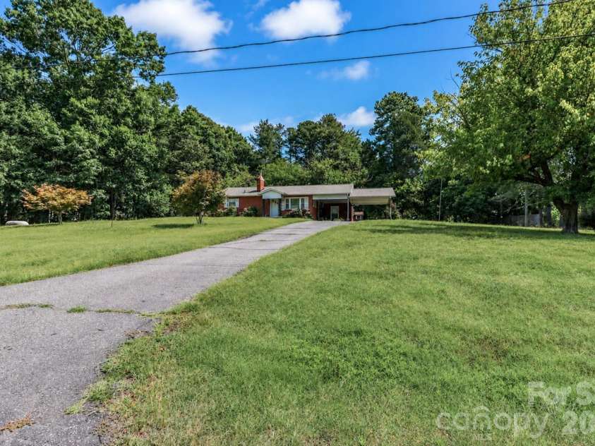 166 Wright Lane, Statesville, NC 28677.  MLS# CAR4400520, YatesRealty ID 37035. 
