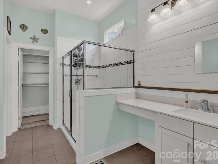 11216 Vanguard Parkway, Huntersville, NC 28078.  MLS# CAR4404073, YatesRealty ID 37037. 