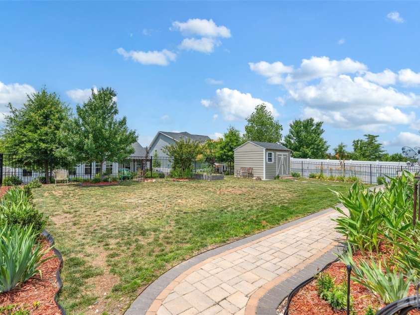 11216 Vanguard Parkway, Huntersville, NC 28078.  MLS# CAR4404073, YatesRealty ID 37037. 