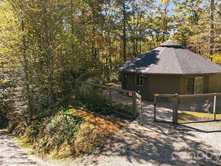 16 Caddis Court, Marshall, NC 28753.  MLS# CAR4353781, YatesRealty ID 3704. 