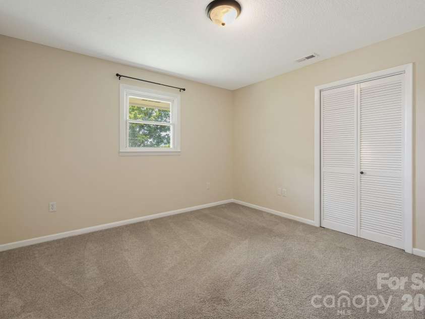 490 ecusta Road, Brevard, NC 28712.  MLS# CAR4402945, YatesRealty ID 37040. 