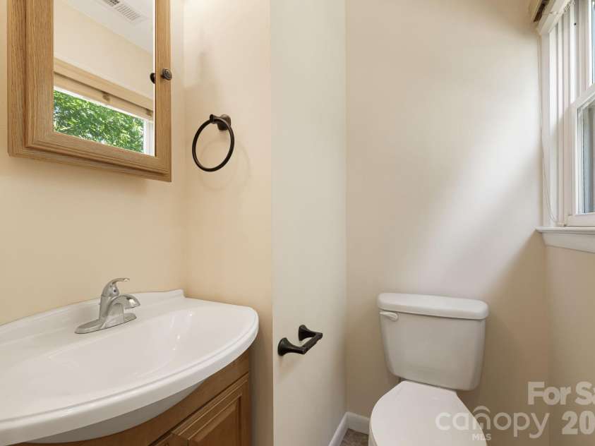 490 ecusta Road, Brevard, NC 28712.  MLS# CAR4402945, YatesRealty ID 37040. 