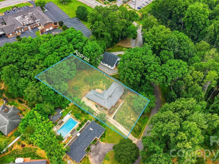 115 WEDGEWOOD Drive, Morganton, NC 28655.  MLS# CAR4396426, YatesRealty ID 37041. 